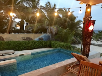 hotel playa la media luna isla mujeres