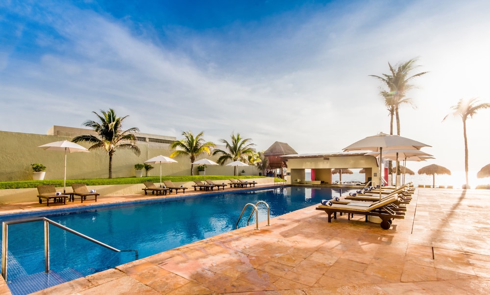 club regina cancun