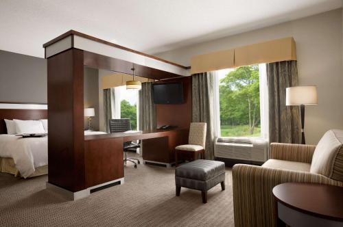hampton inn and suites mansfield