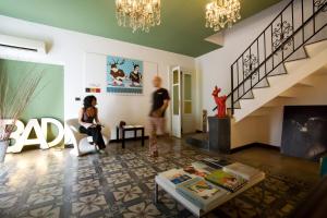 bad bed and breakfast and design