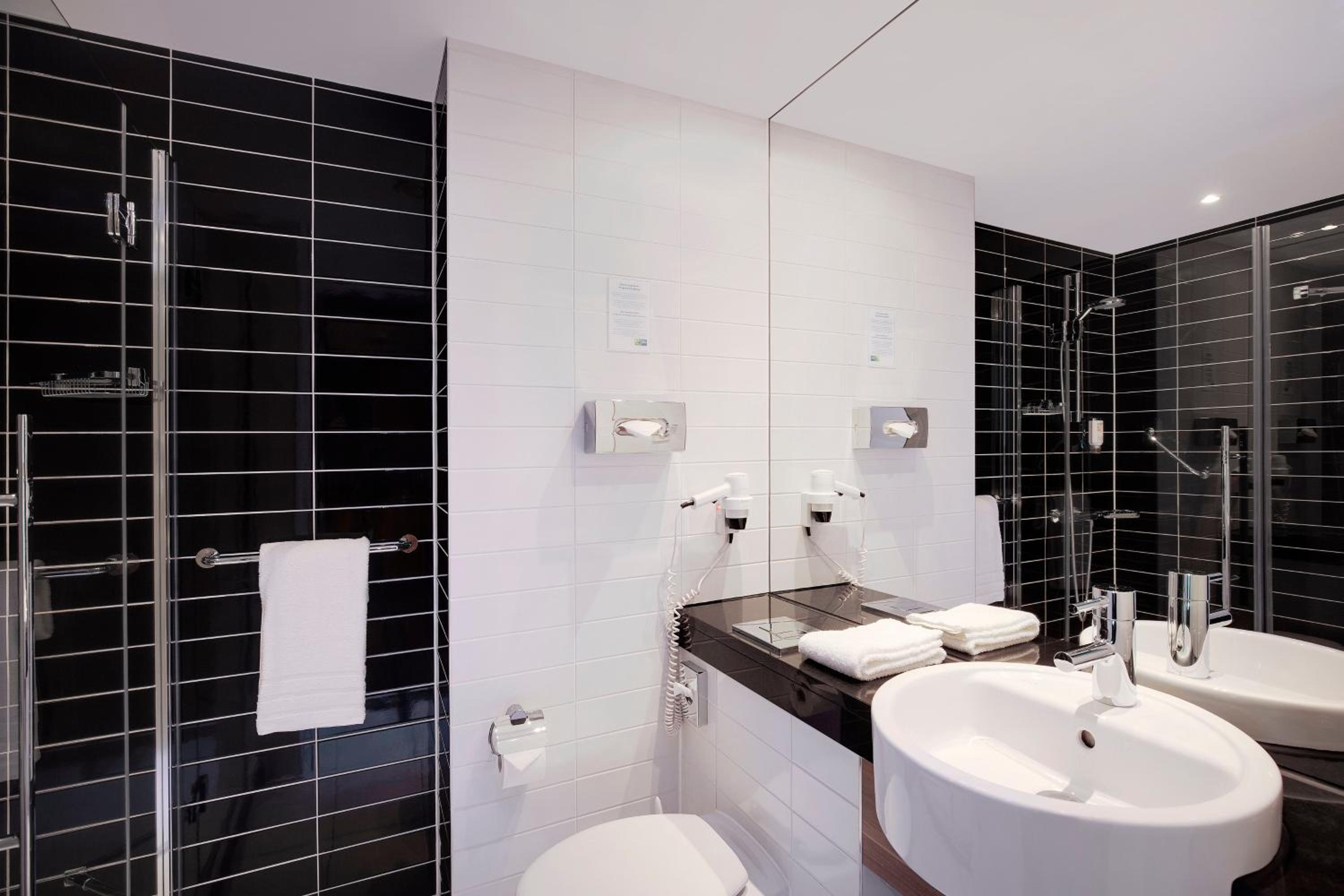 holiday inn express bremen airport an ihg hotel