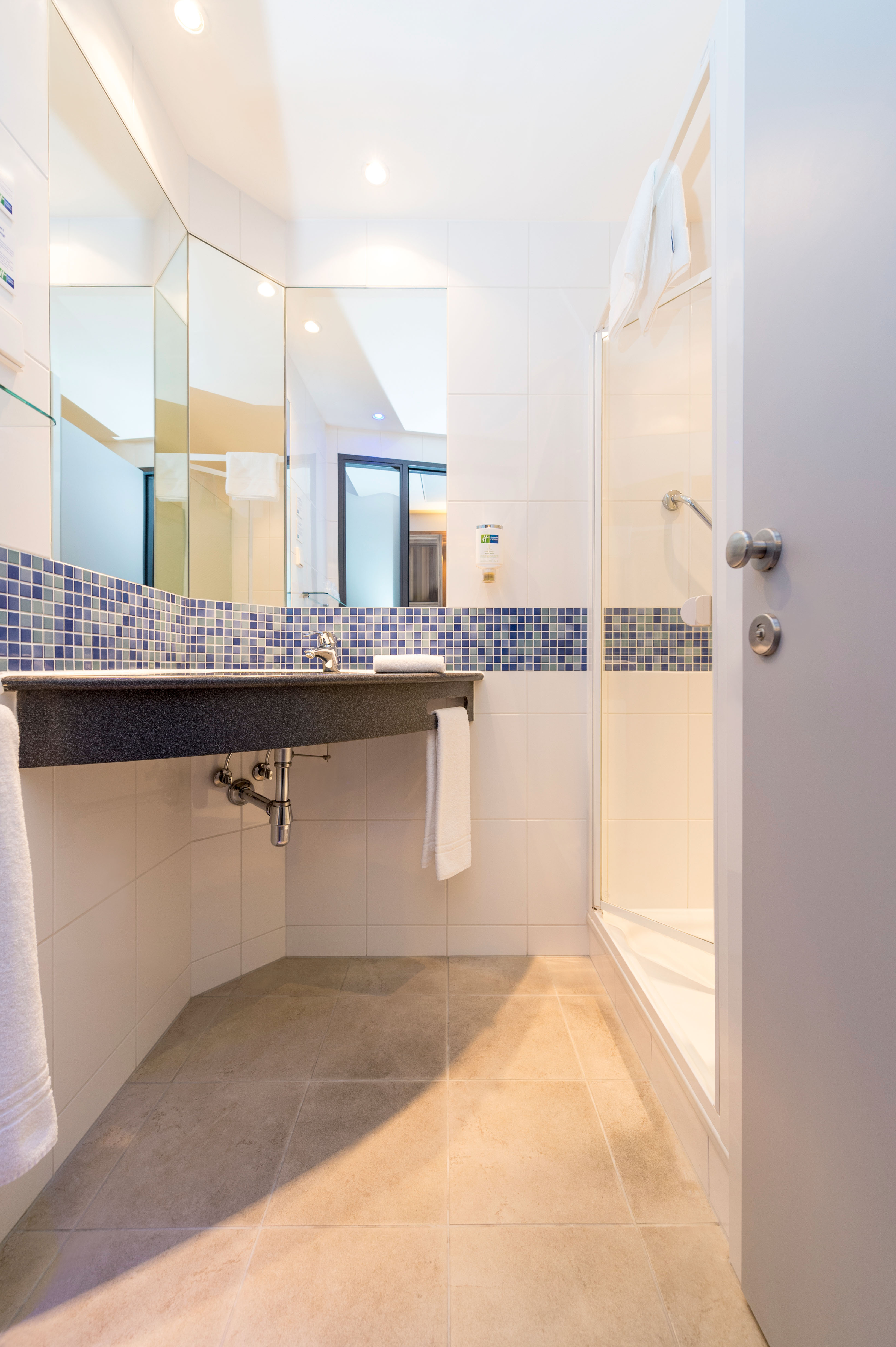 holiday inn express bremen airport an ihg hotel