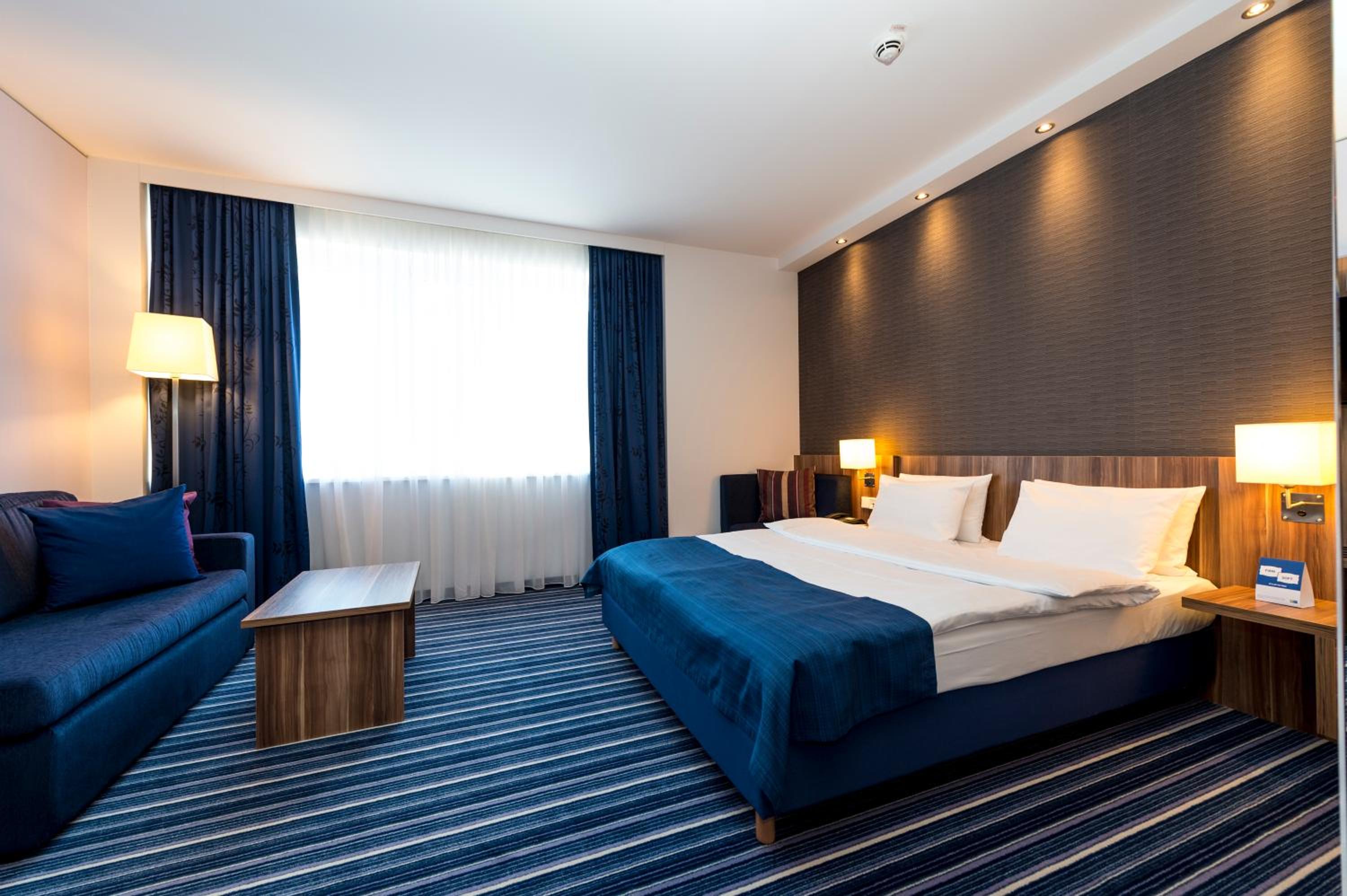 holiday inn express bremen airport an ihg hotel