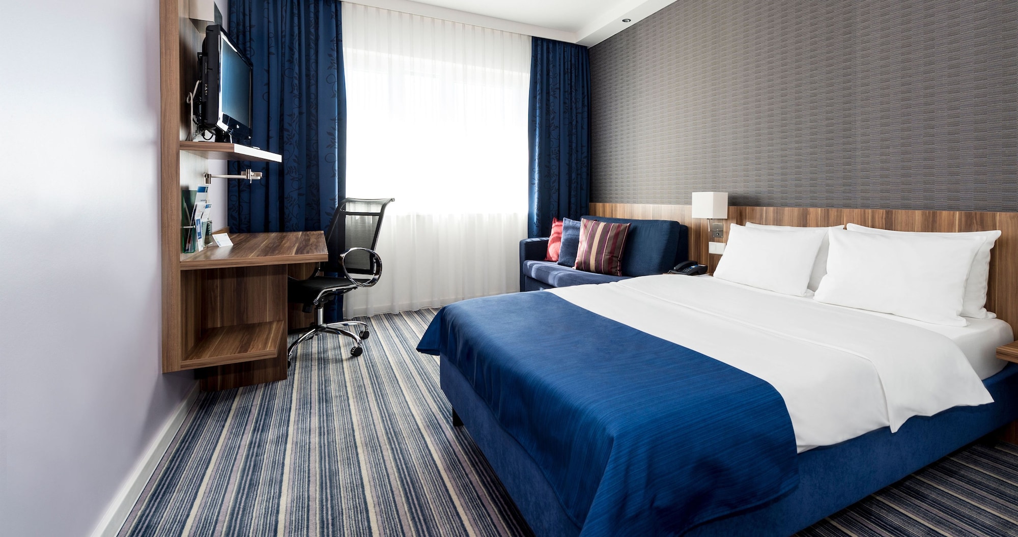 holiday inn express bremen airport an ihg hotel