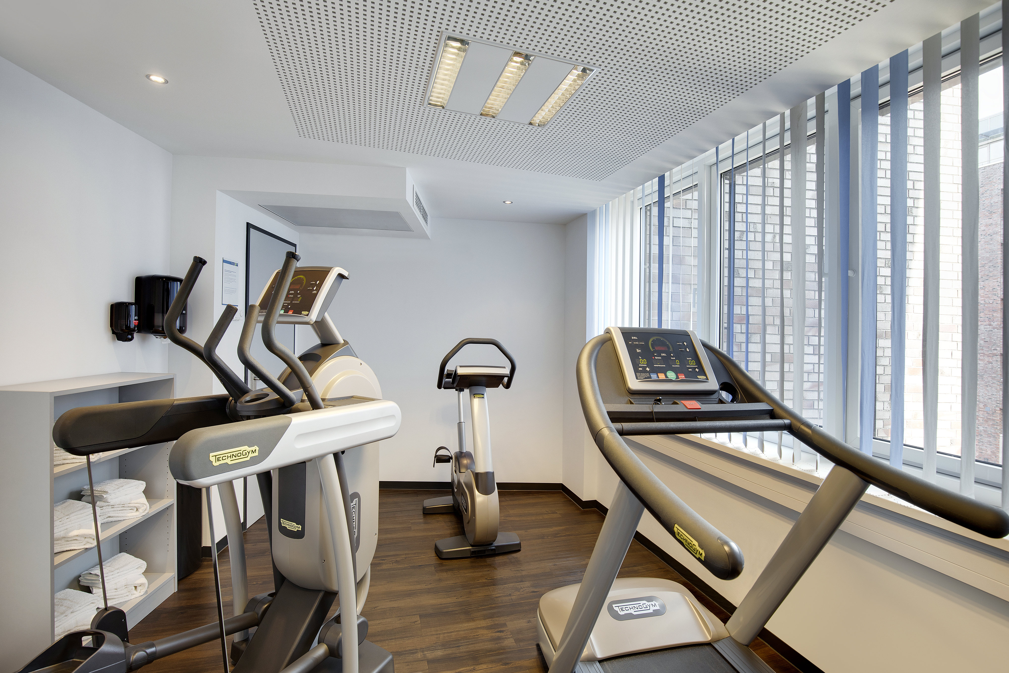 holiday inn express bremen airport an ihg hotel