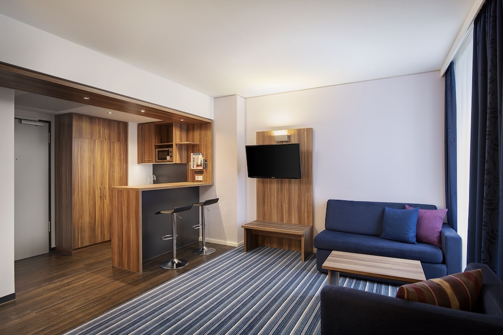 holiday inn express bremen airport an ihg hotel