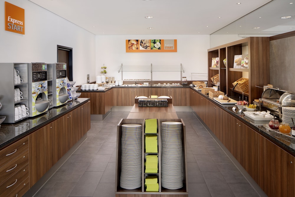 holiday inn express bremen airport an ihg hotel