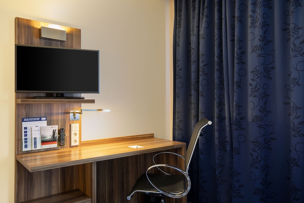 holiday inn express bremen airport an ihg hotel