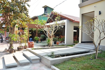 neakru guesthouse and restaurant