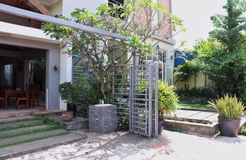 neakru guesthouse and restaurant