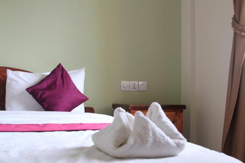 neakru guesthouse and restaurant