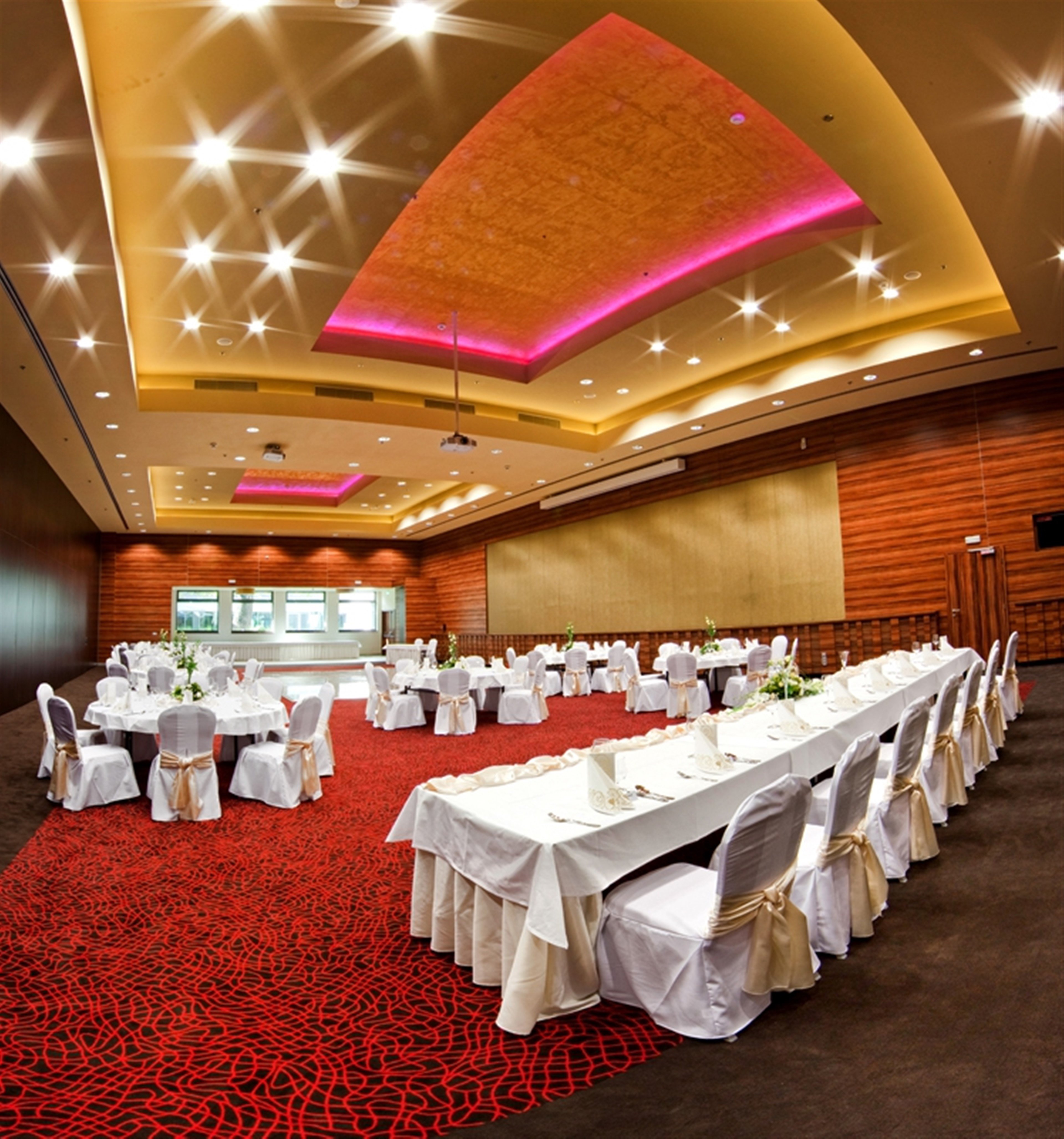 holiday inn trnava an ihg hotel