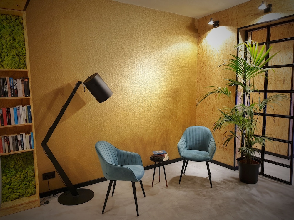 mb hostels premium eco