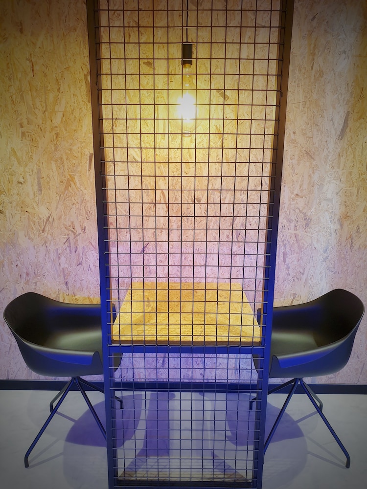 mb hostels premium eco