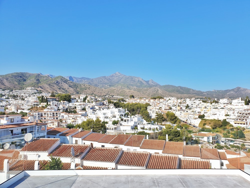 mb hostels premium eco