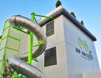 mb hostels premium eco