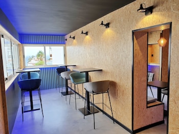 mb hostels premium eco