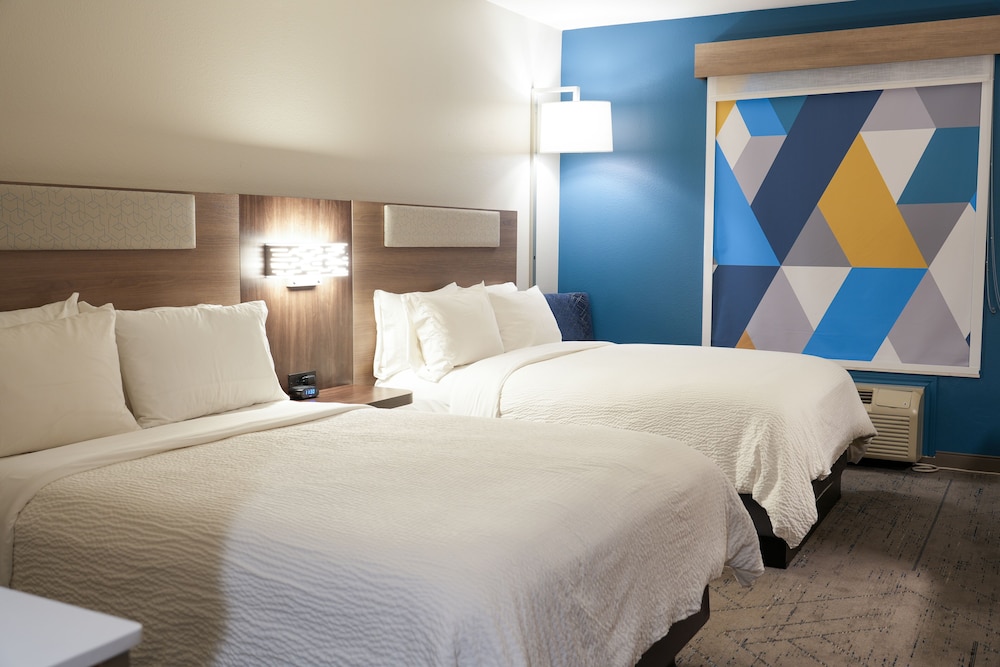 holiday inn express and suites dallas southwest cedar hill by ihg