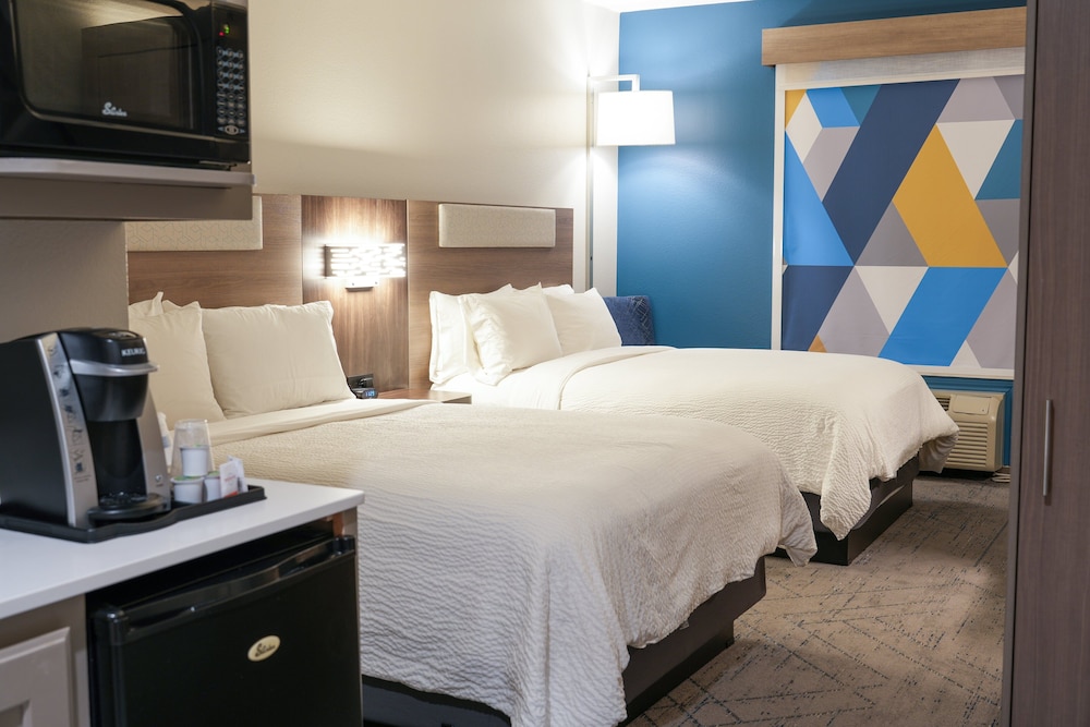 holiday inn express and suites dallas southwest cedar hill by ihg