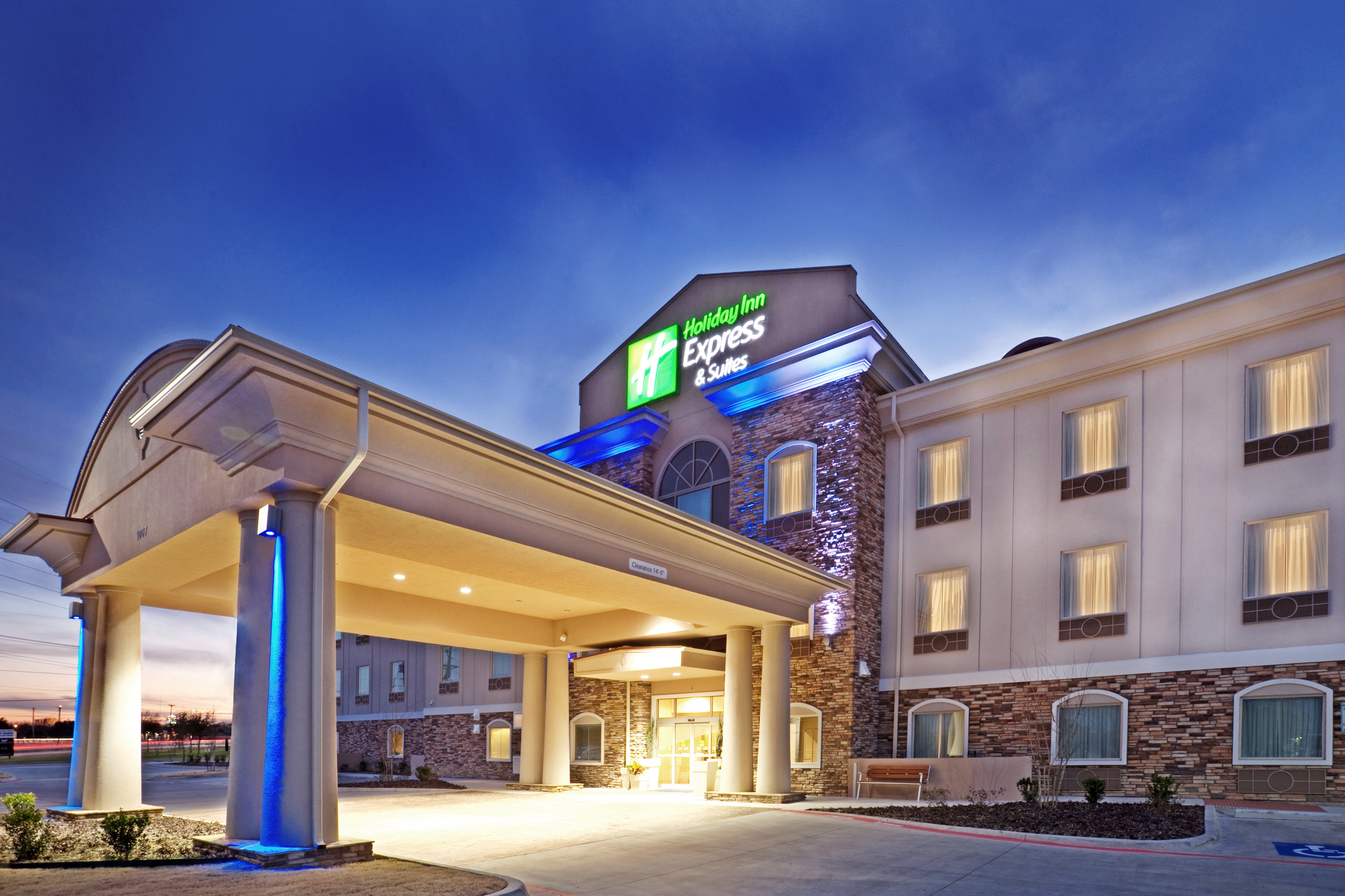 holiday inn express and suites dallas southwest cedar hill by ihg