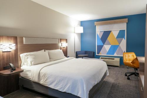 holiday inn express and suites dallas southwest cedar hill by ihg