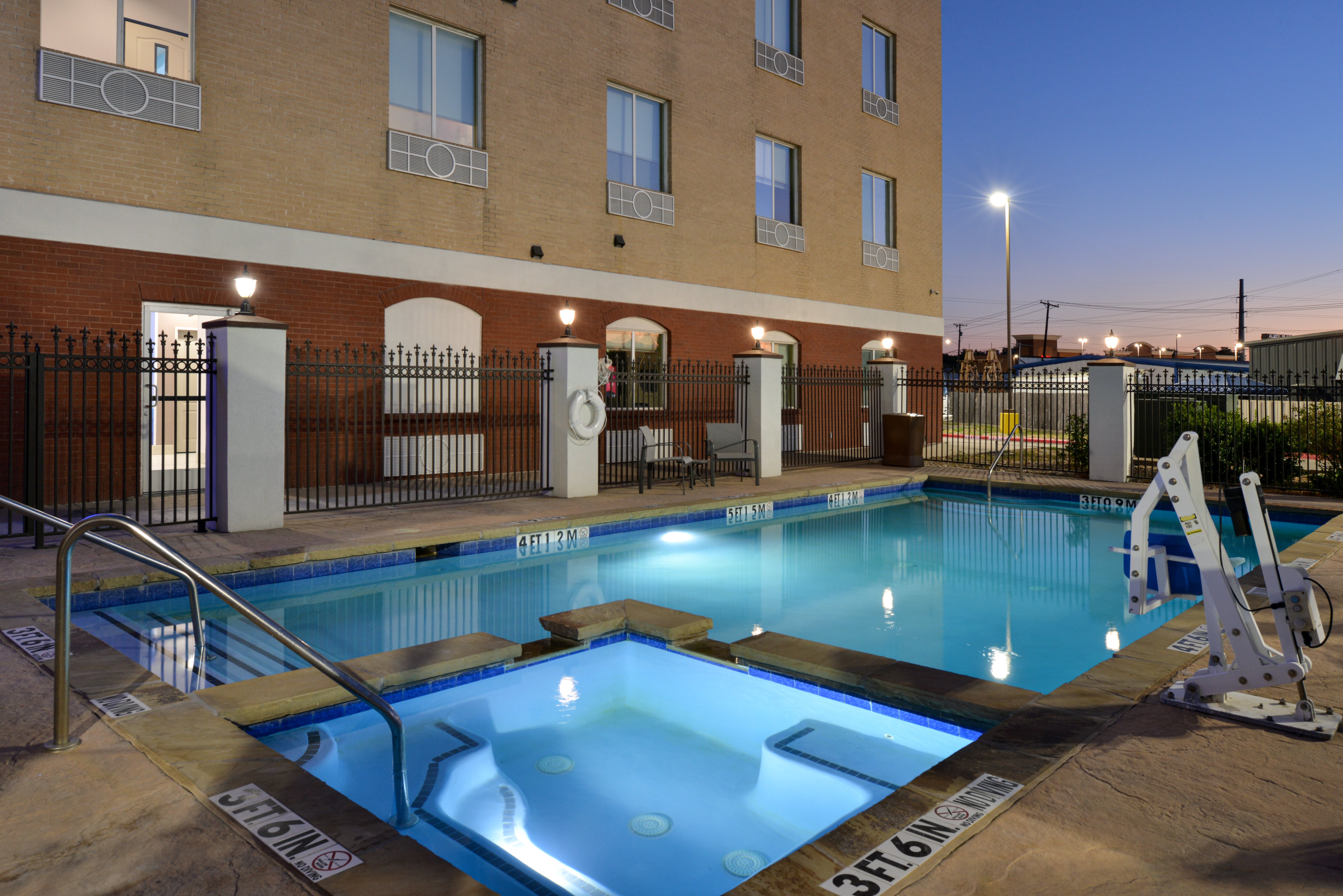 holiday inn express hotel and suites royse city by ihg