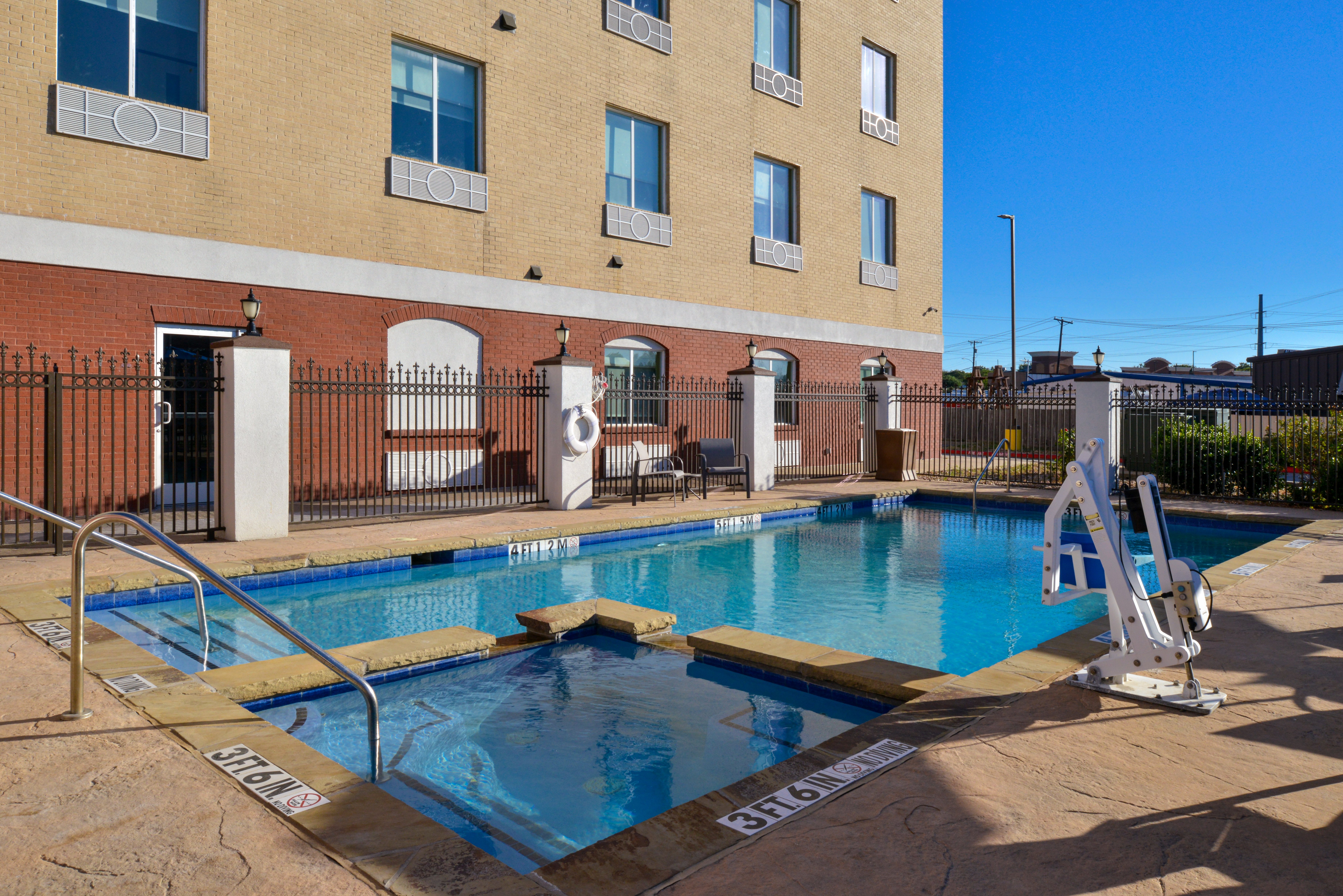 holiday inn express hotel and suites royse city by ihg