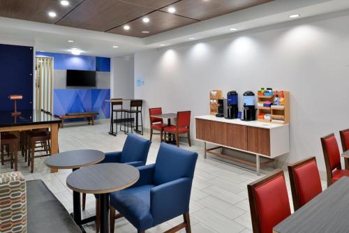 holiday inn express hotel and suites royse city by ihg