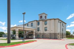 Clarion Inn & Suites Weatherford South,Weatherford>>Parker,3 star
