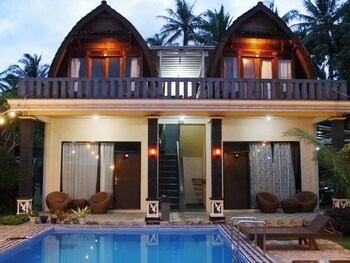 lovina krui surf