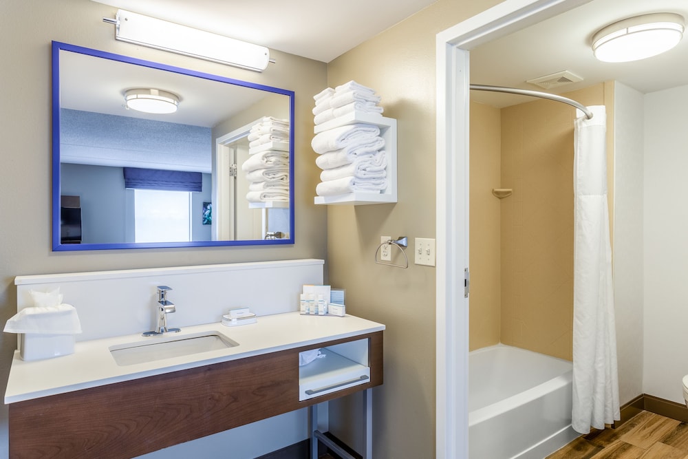 hampton inn and suites chicago libertyville