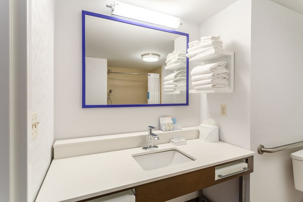 hampton inn and suites chicago libertyville