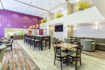 hampton inn and suites chicago libertyville