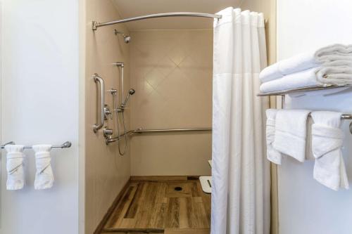 hampton inn and suites chicago libertyville