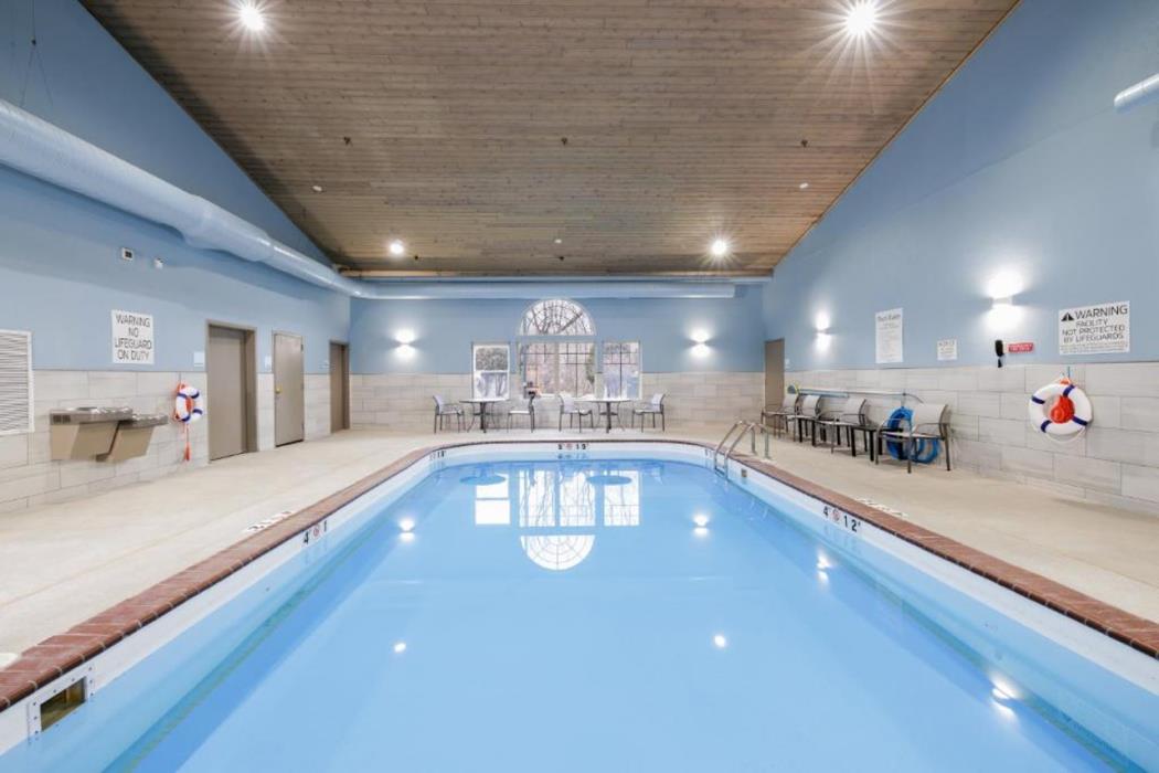 holiday inn express and suites zion by ihg