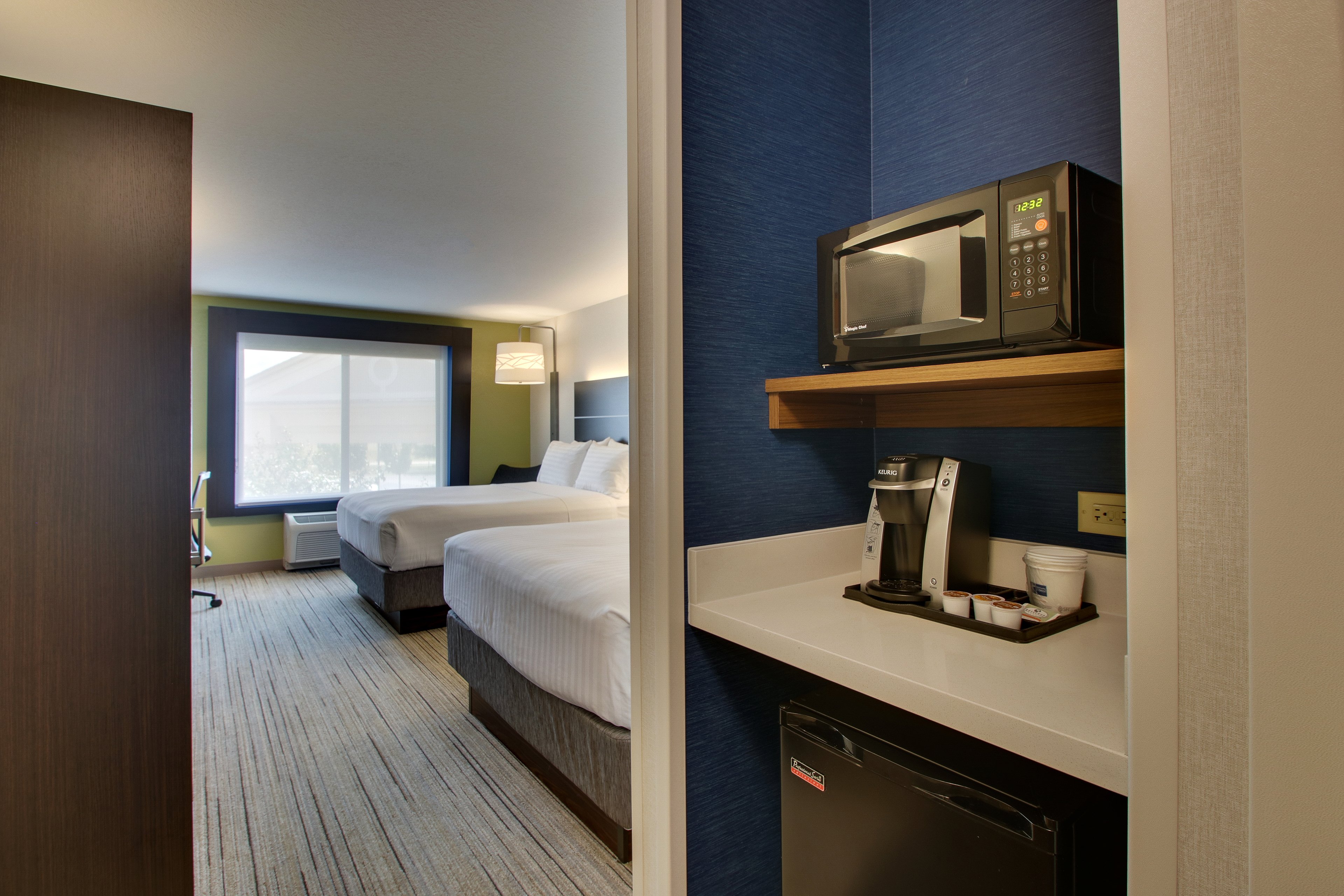 holiday inn express and suites morris by ihg
