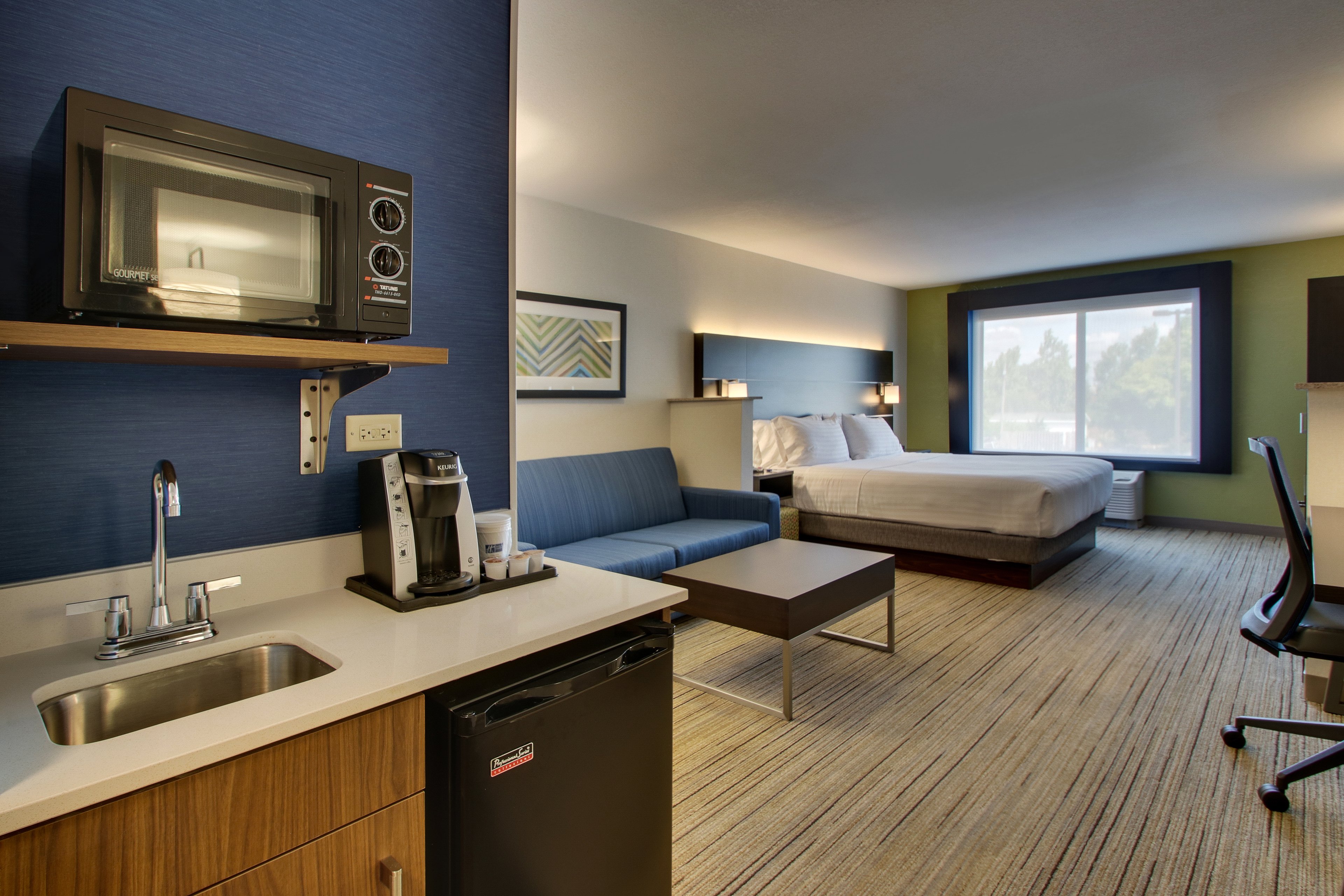 holiday inn express and suites morris by ihg