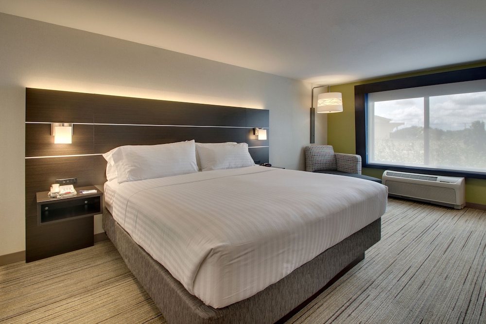 holiday inn express and suites morris by ihg