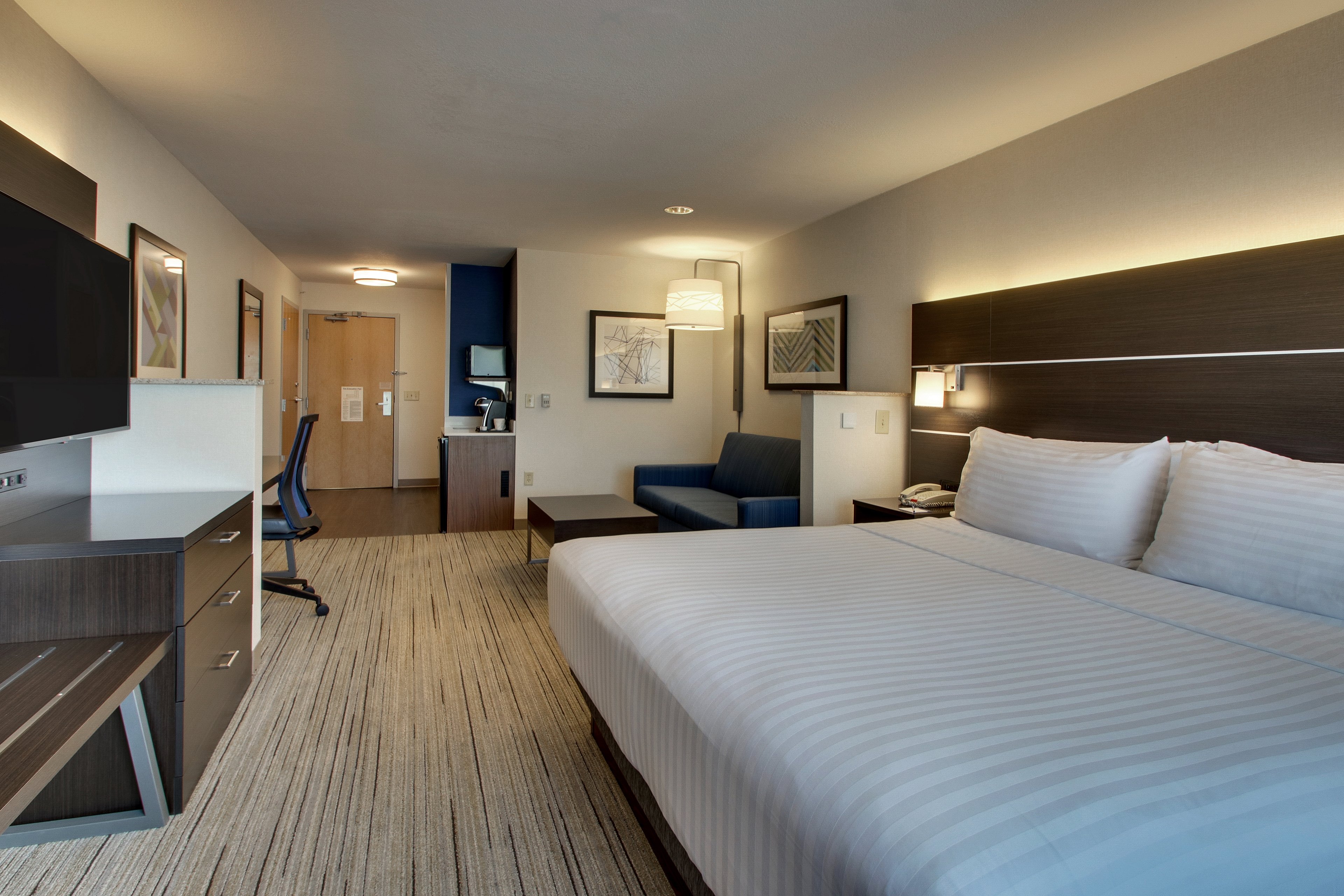 holiday inn express and suites morris by ihg