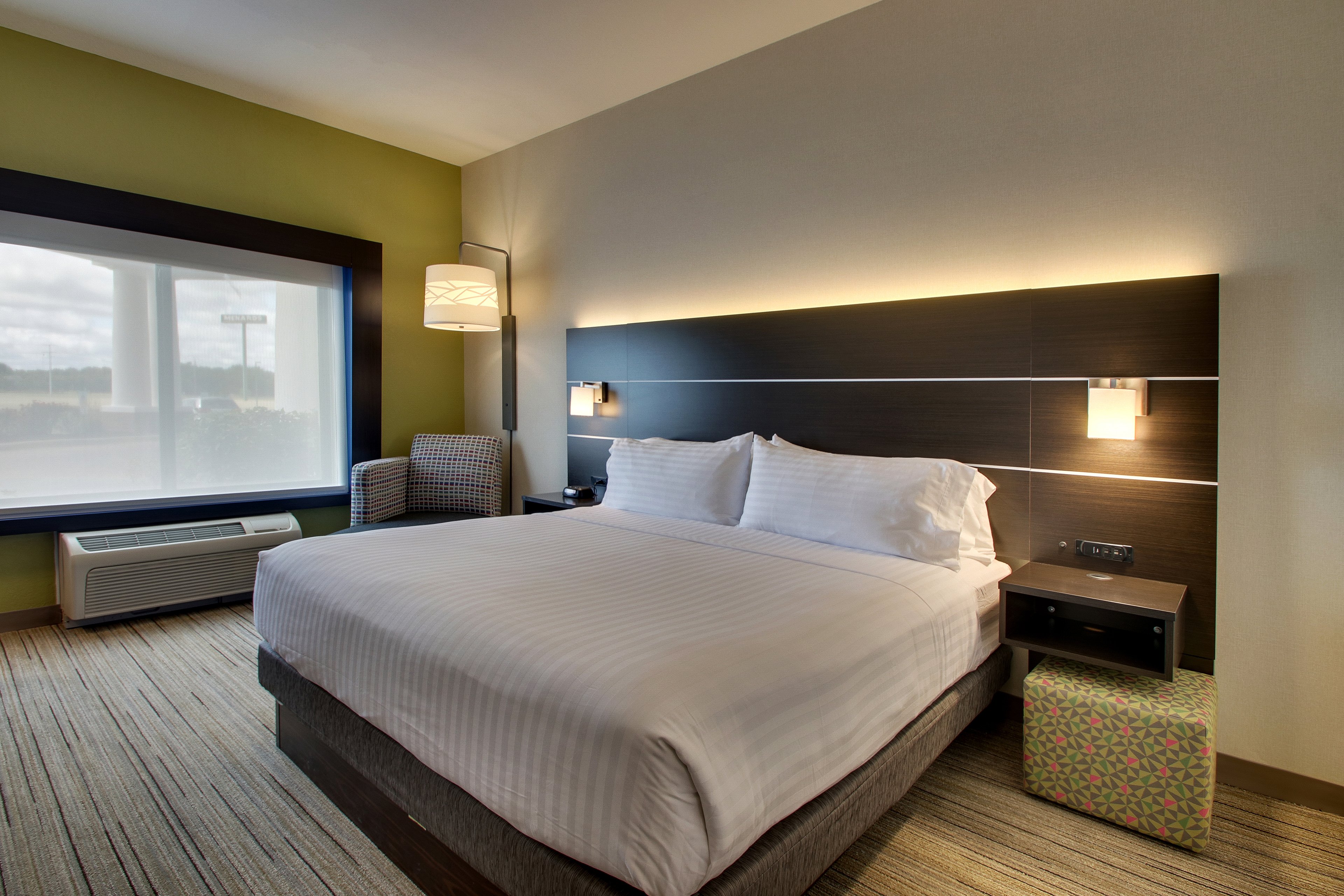 holiday inn express and suites morris by ihg