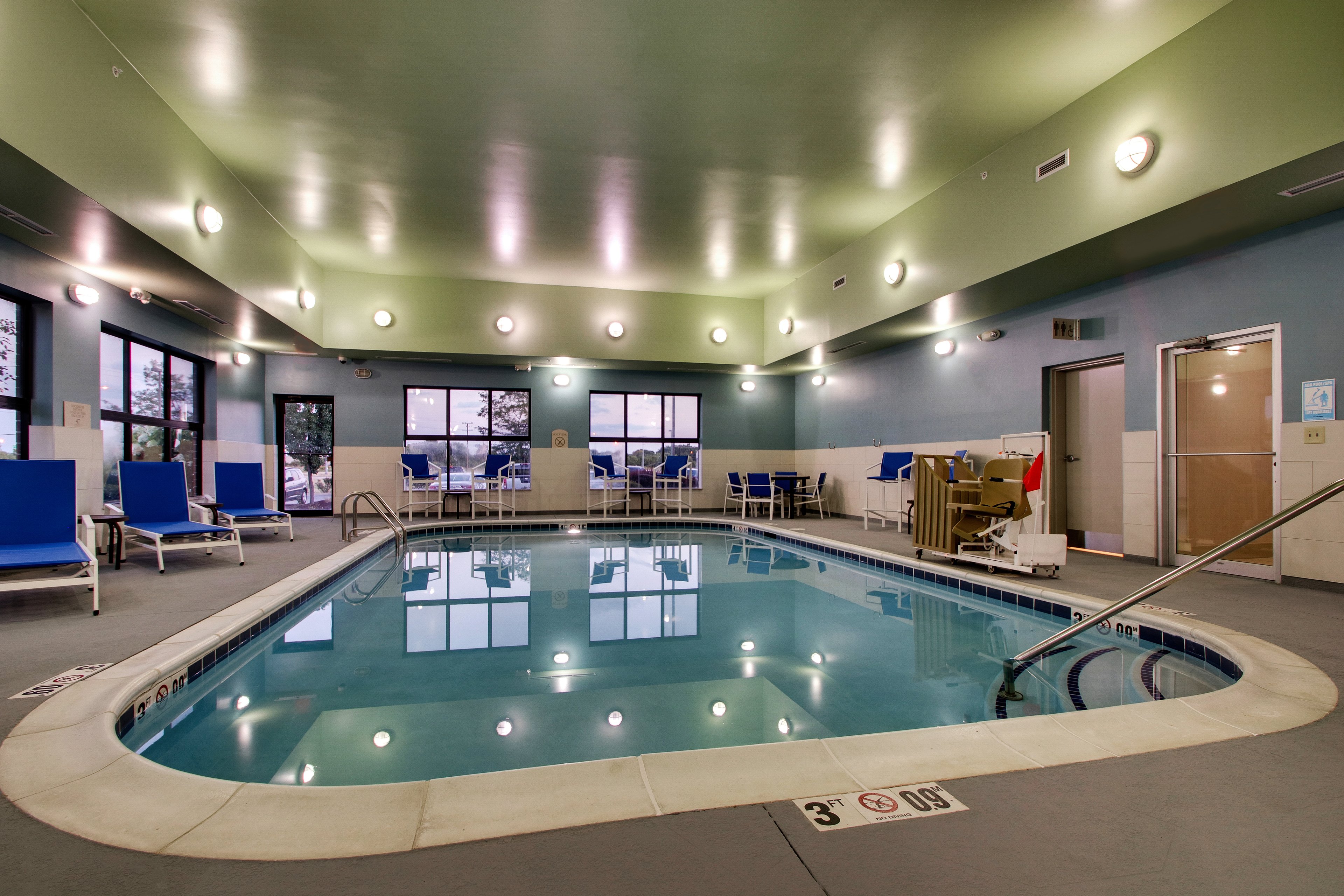 holiday inn express and suites morris by ihg