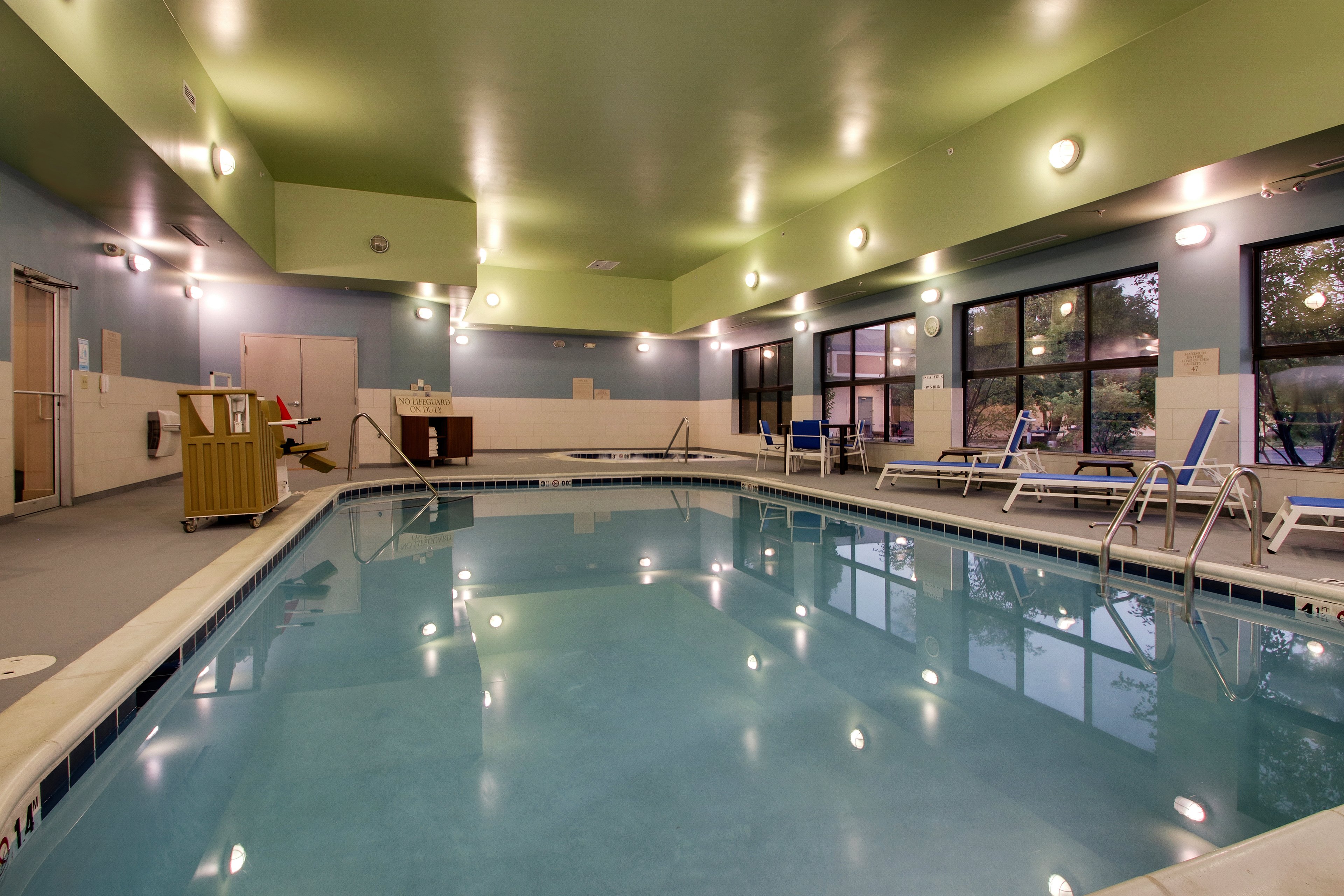 holiday inn express and suites morris by ihg