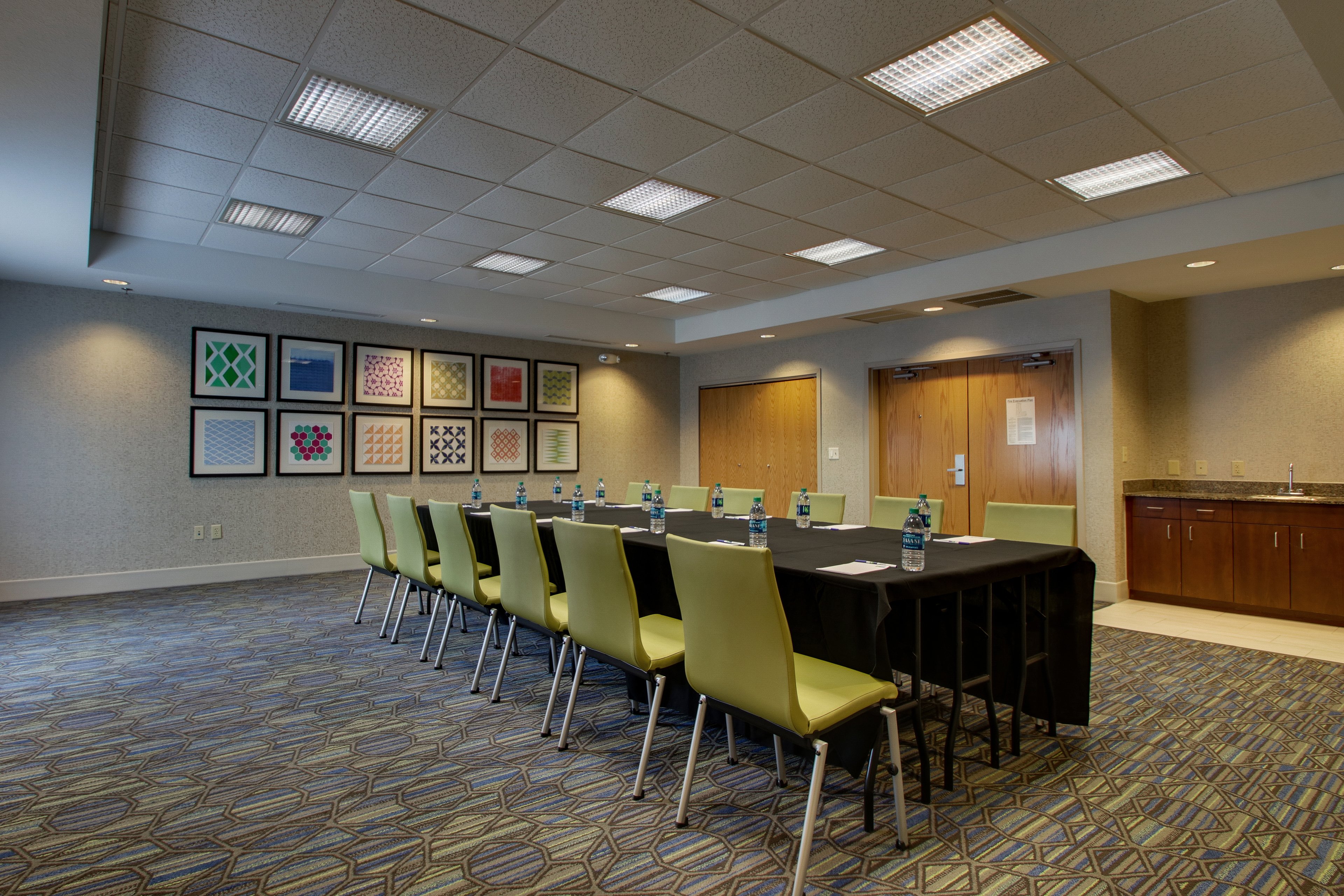 holiday inn express and suites morris by ihg