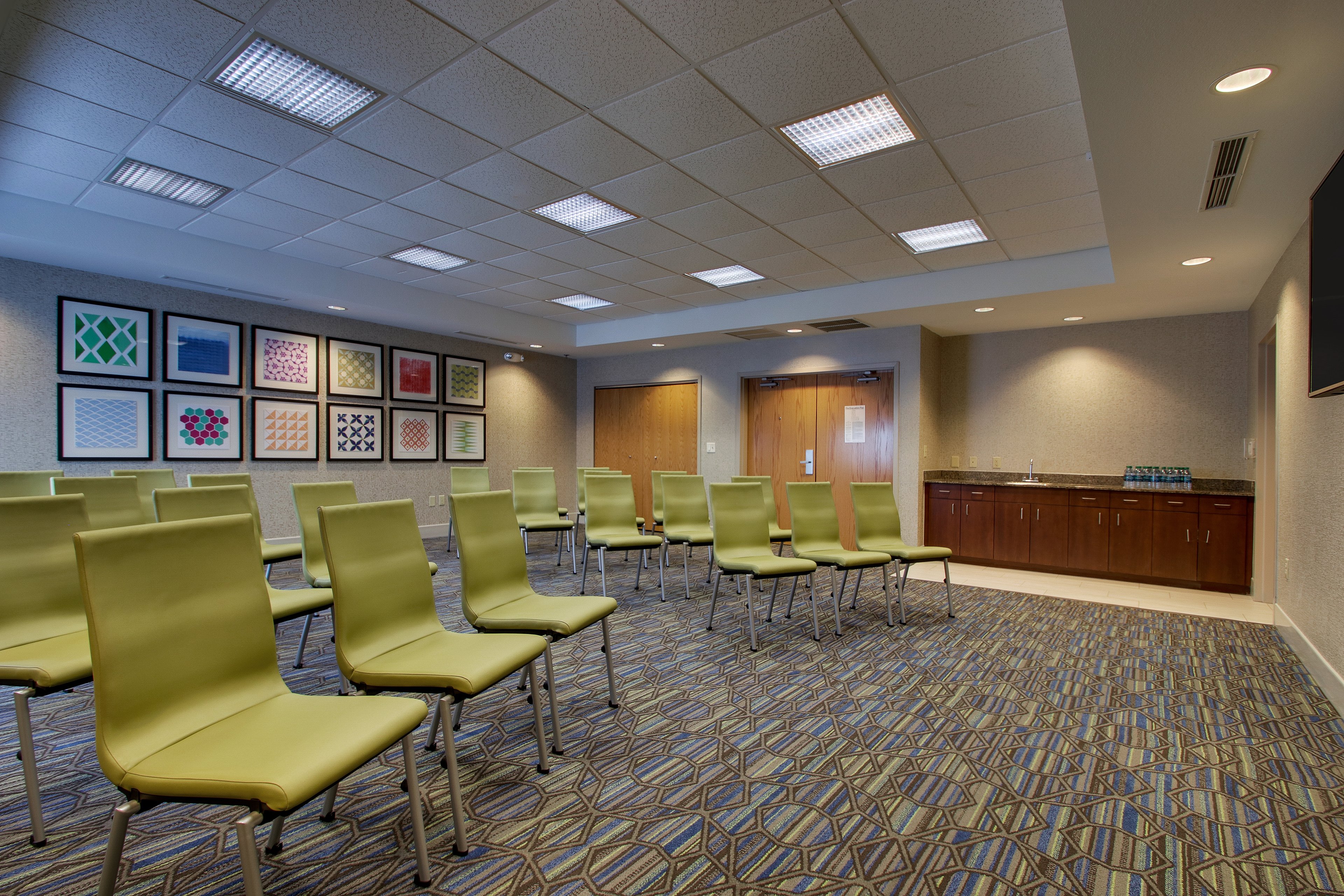 holiday inn express and suites morris by ihg