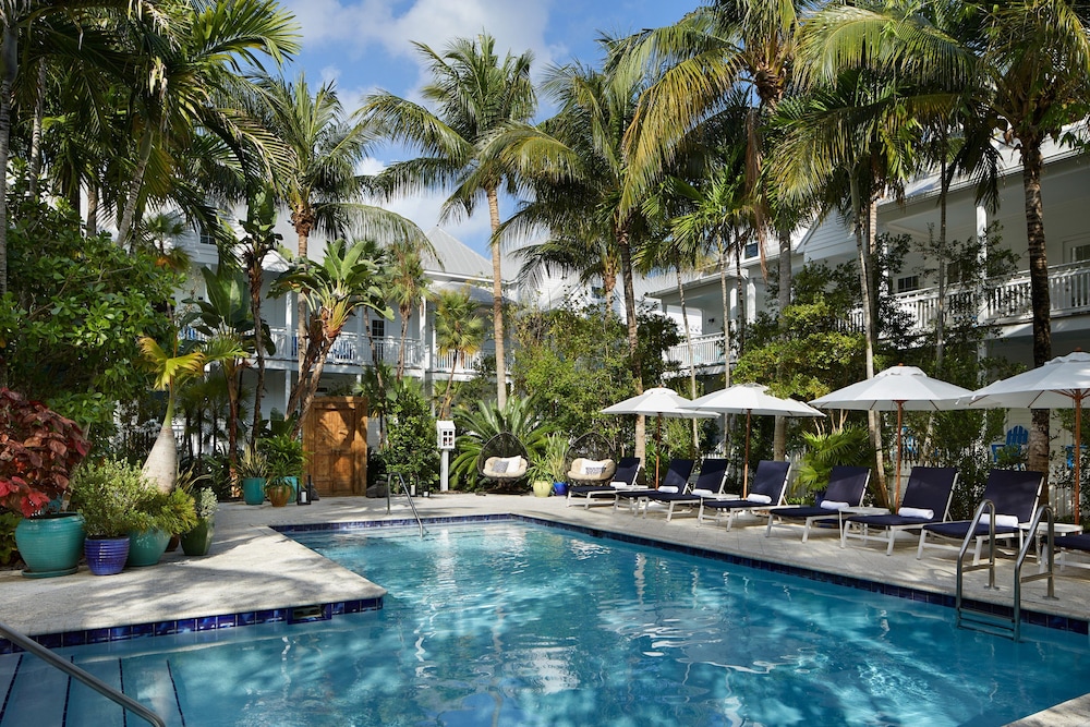 parrot key hotel and villas