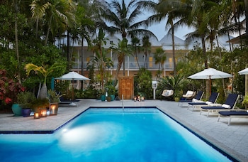 parrot key hotel and villas