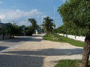 floating sea cove resort and marina