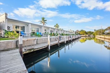 coconut cay resort and marina