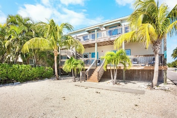 coconut cay resort and marina