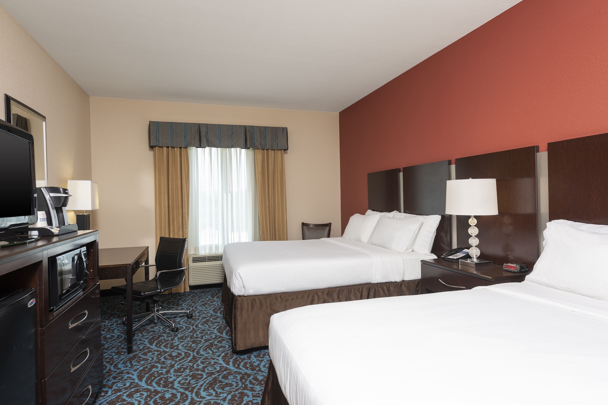 holiday inn express hotel and suites new philadelphia by ihg